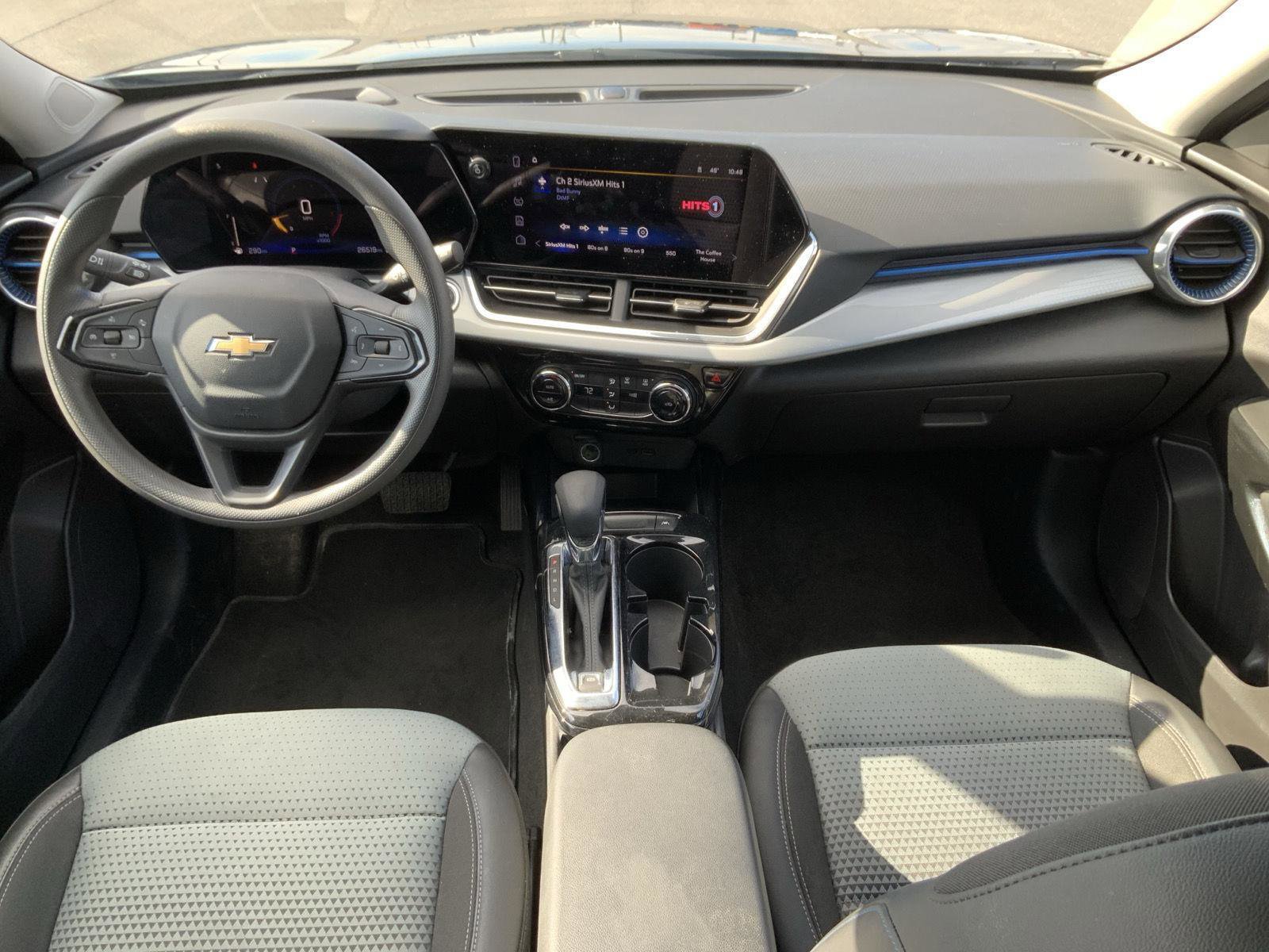 Used 2025 Chevrolet Trax LT FWD image 45