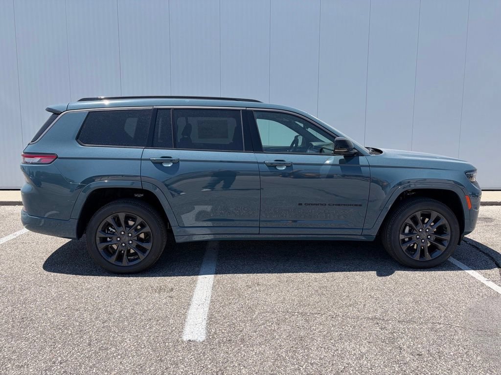 New 2026 Jeep Grand Cherokee L Limited AWD/4WD image 9