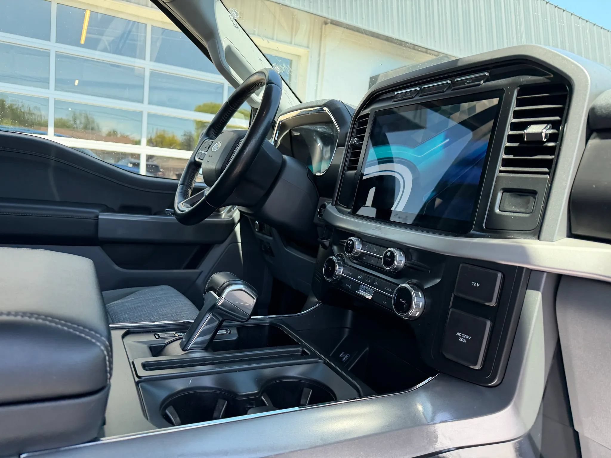 Used 2022 Ford F150 Lightning XLT AWD/4WD image 13