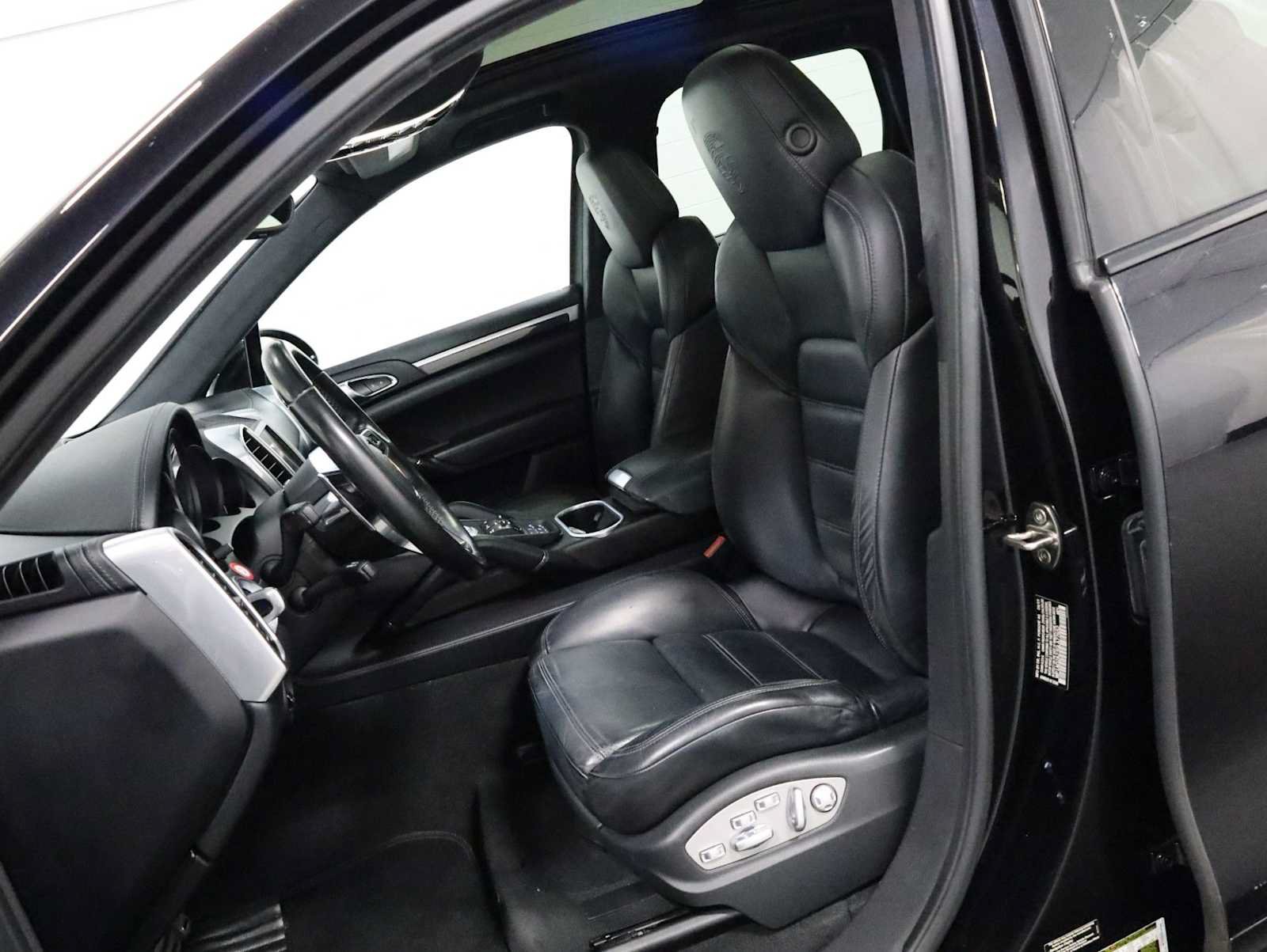 Used 2016 Porsche Cayenne GTS AWD/4WD image 5