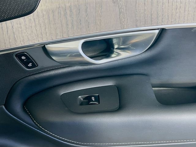 Used 2023 Volvo XC90 B6 Ultimate w/ Protection Package Premier image 32