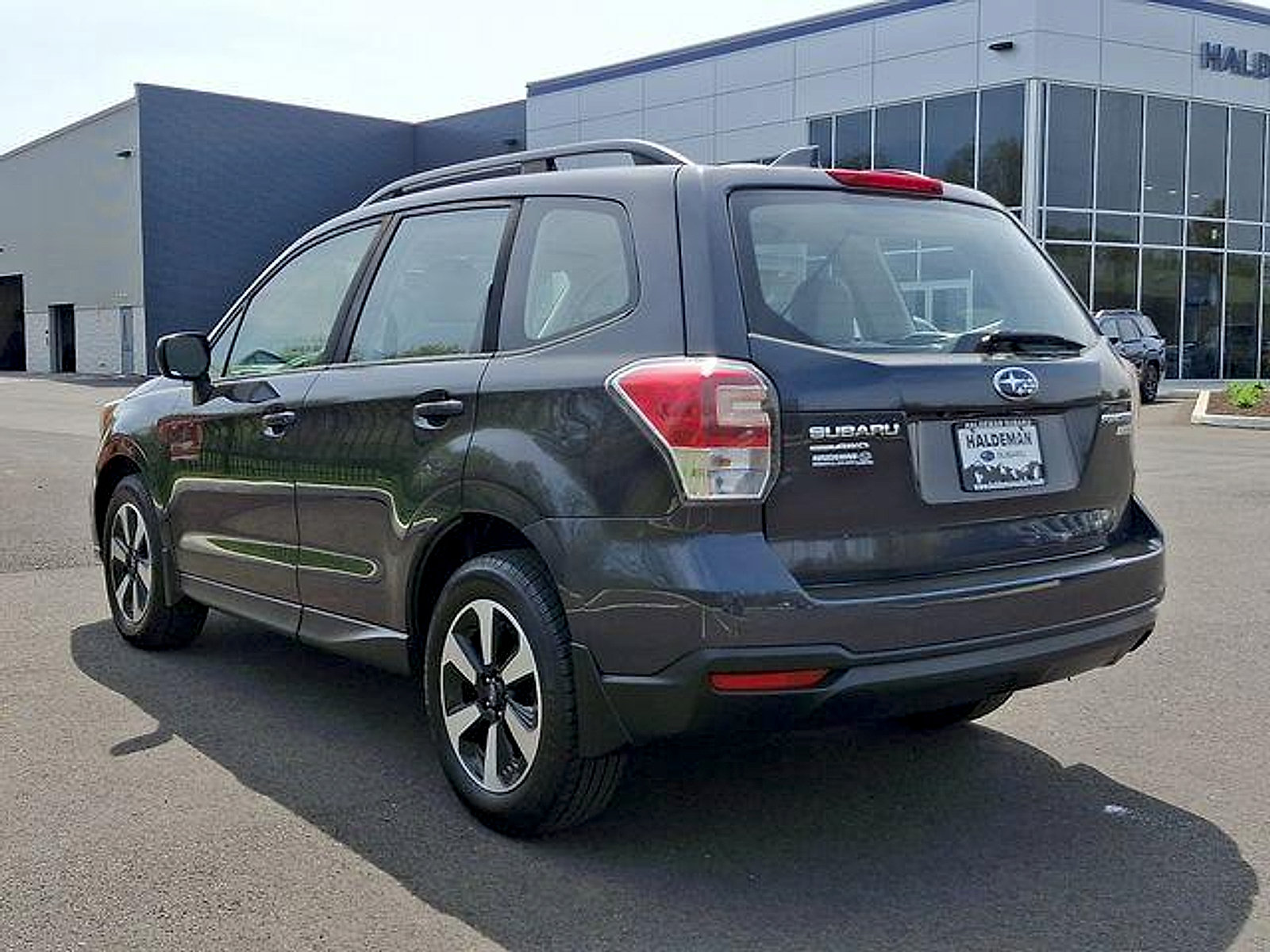 Used 2017 Subaru Forester 2.5i w/ Alloy Wheel Package AWD/4WD image 5