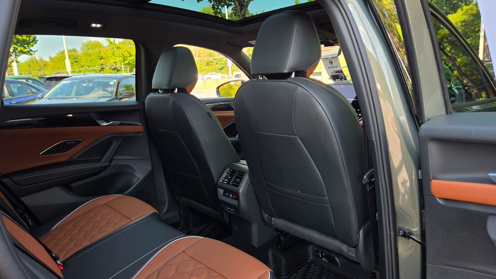 New 2026 Volkswagen Tiguan SEL R-Line AWD/4WD image 54