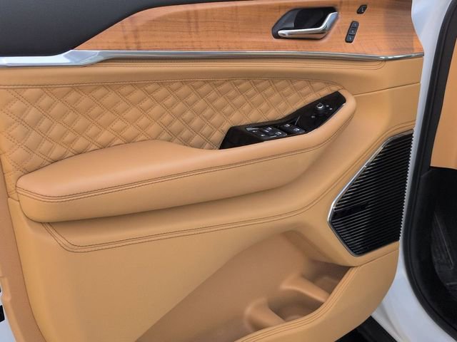 Certified 2025 Jeep Grand Cherokee Summit w/ Obsidian Package image 15