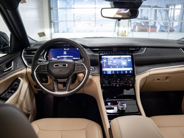 Certified 2023 Jeep Grand Cherokee L Limited w/ Luxury Tech Group II image 11