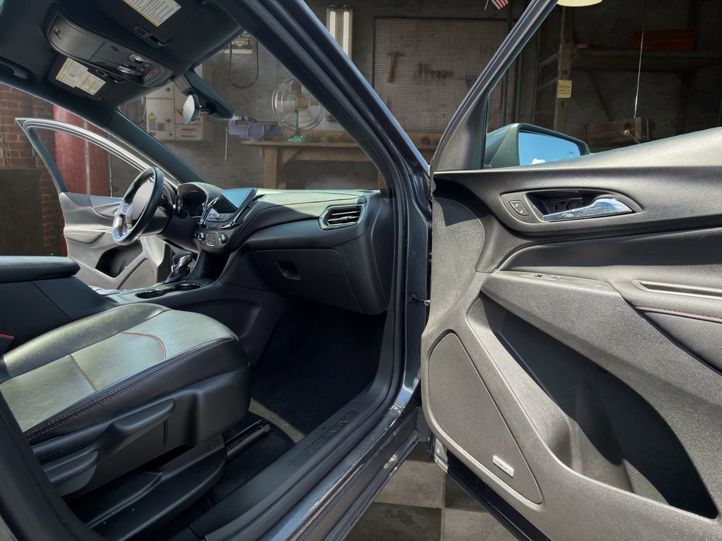 Certified 2022 Chevrolet Equinox RS w/ RS Leather Package FWD image 17