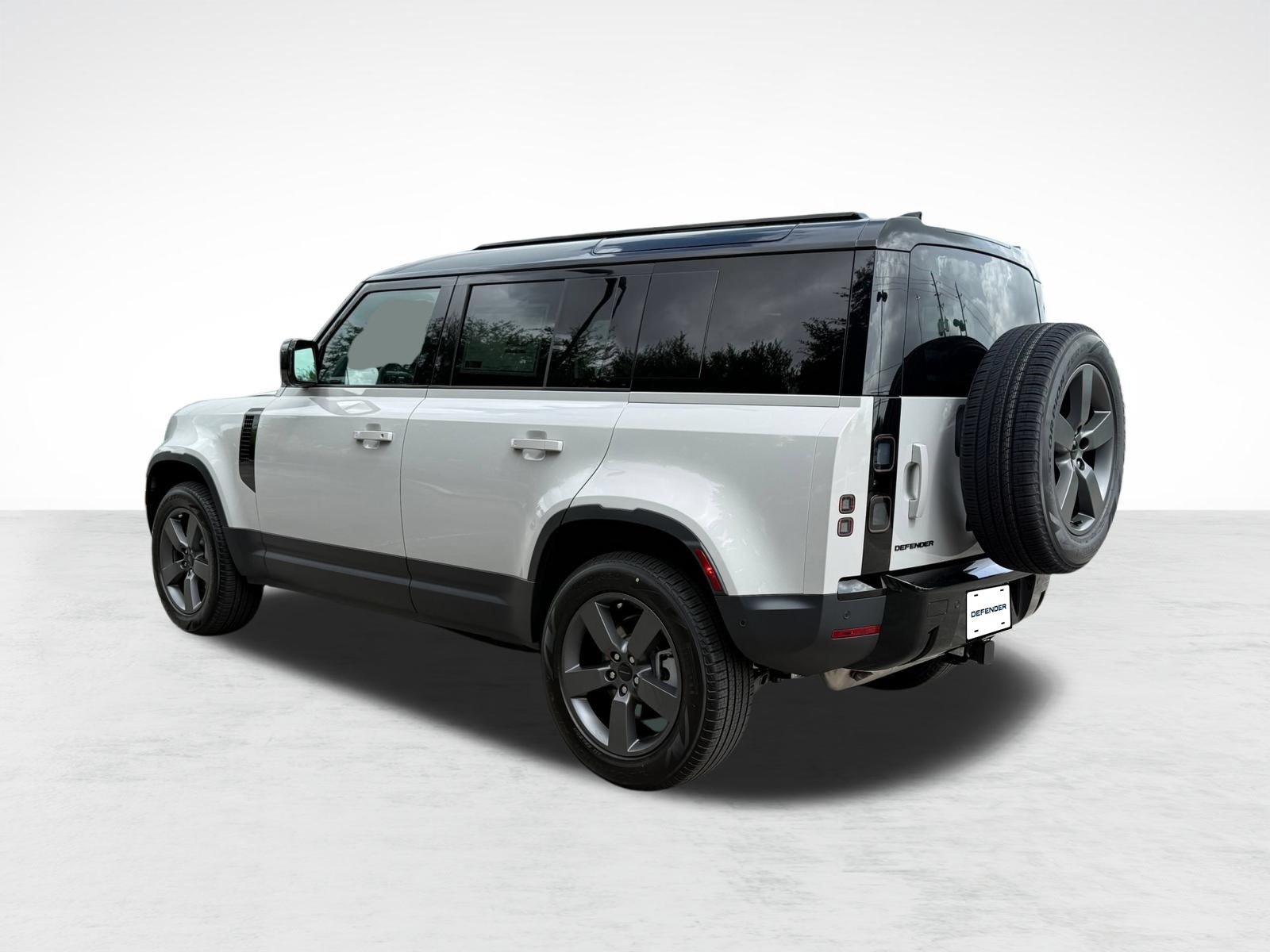 New 2026 Land Rover Defender 110 S AWD/4WD image 3