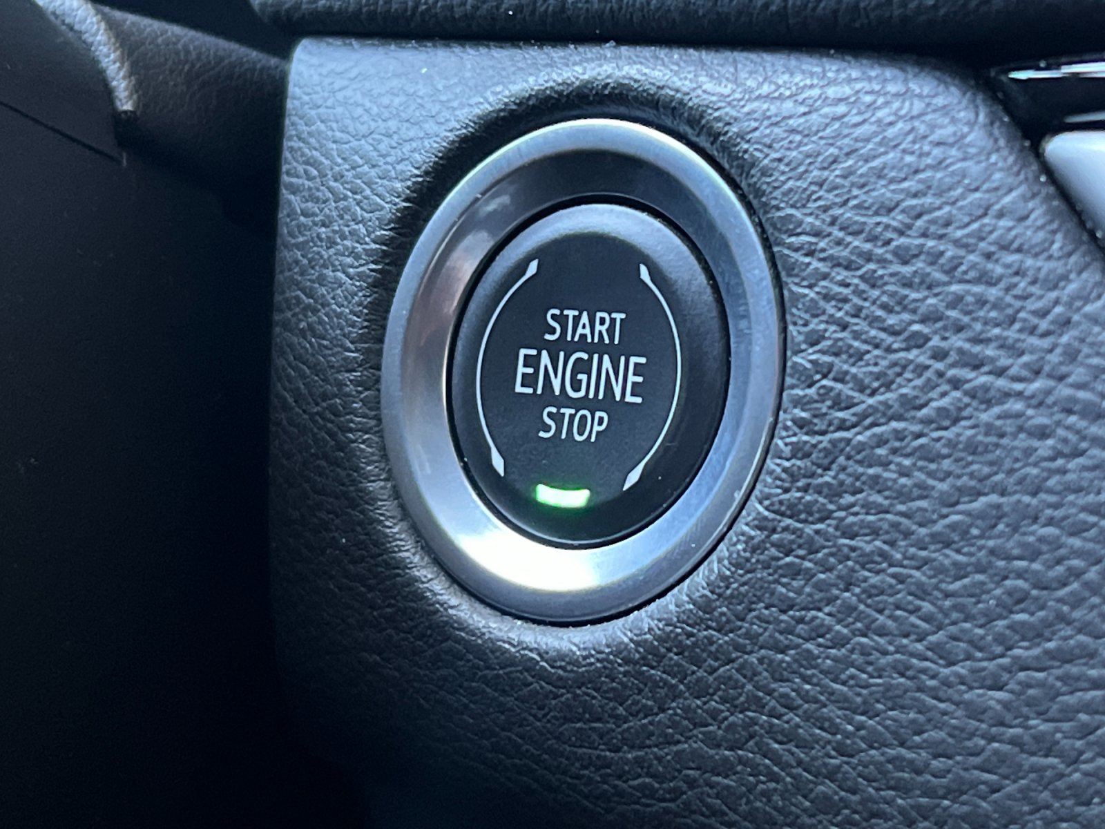 Certified 2025 Cadillac XT4 Premium Luxury FWD image 22