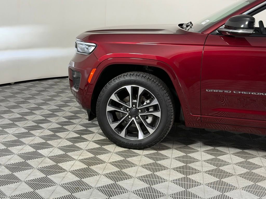 Certified 2023 Jeep Grand Cherokee Overland w/ Luxury Tech Group IV AWD/4WD image 10
