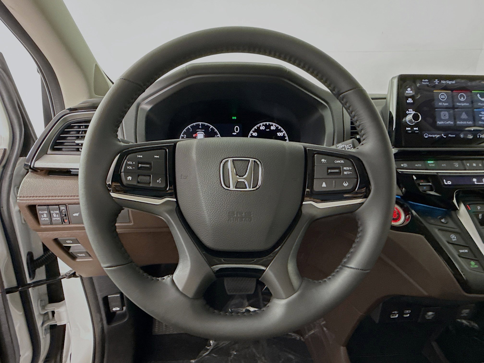New 2026 Honda Odyssey Touring image 11
