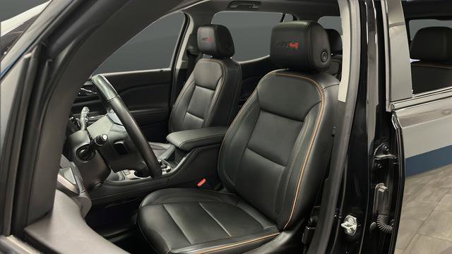 Used 2022 GMC Acadia AT4 w/ Technology Package AWD/4WD image 10