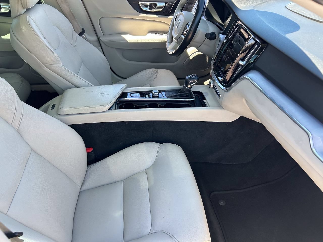 Used 2020 Volvo S60 T6 Momentum AWD/4WD image 12