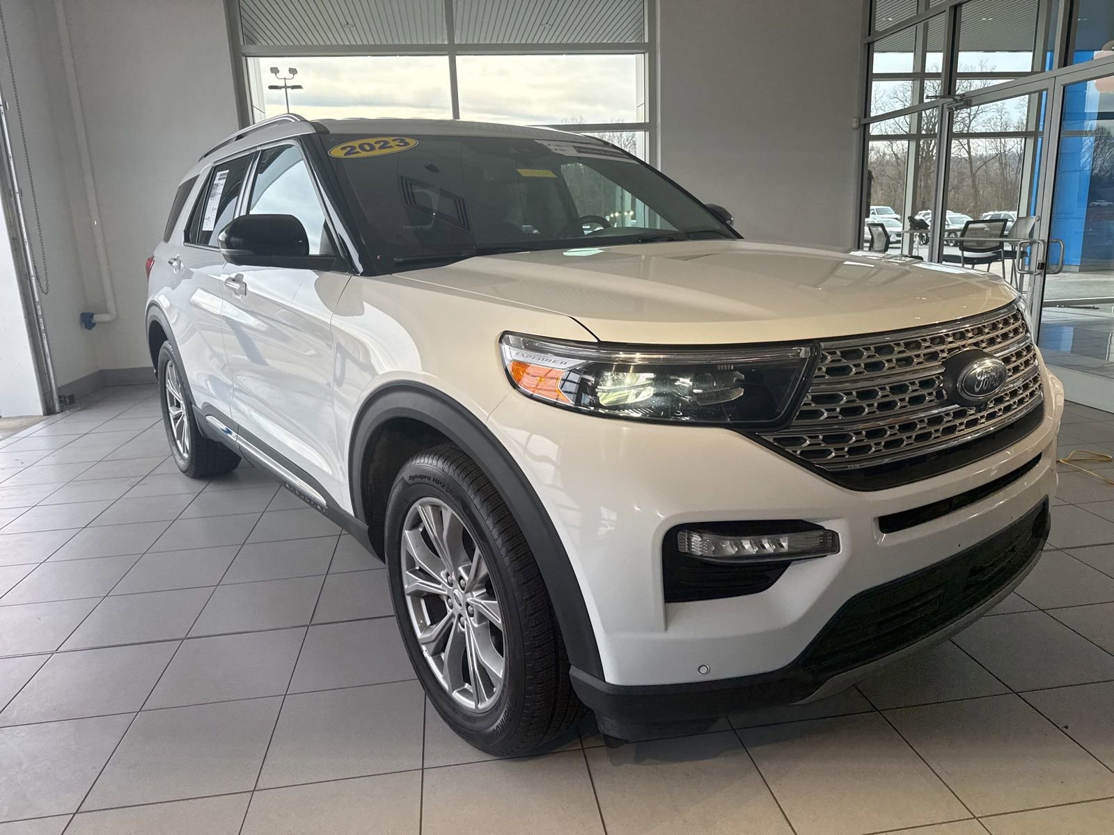 Used 2023 Ford Explorer Limited w/ Equipment Group 301A image 3