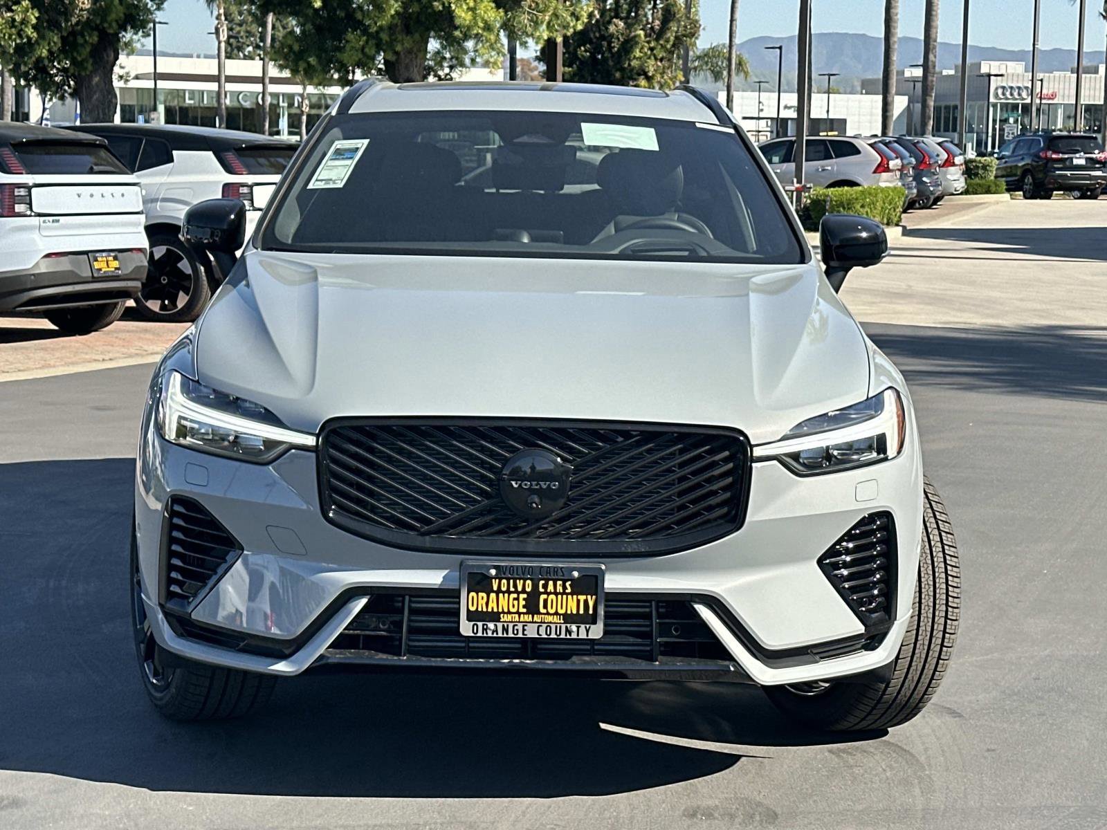New 2026 Volvo XC60 T8 Ultra w/ Climate Package AWD/4WD image 2