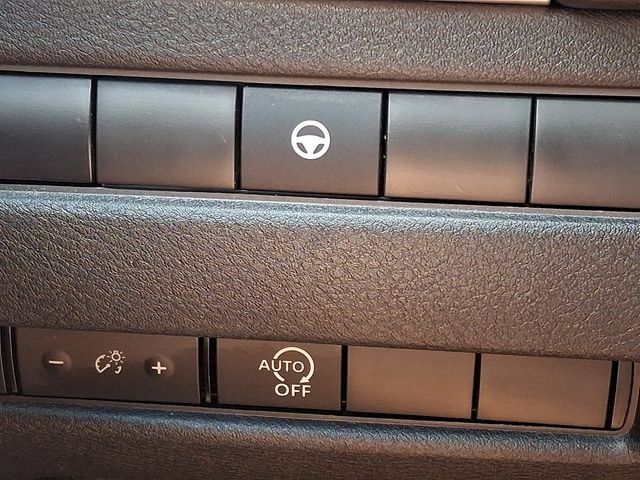 Used 2023 Nissan Rogue SV FWD image 26