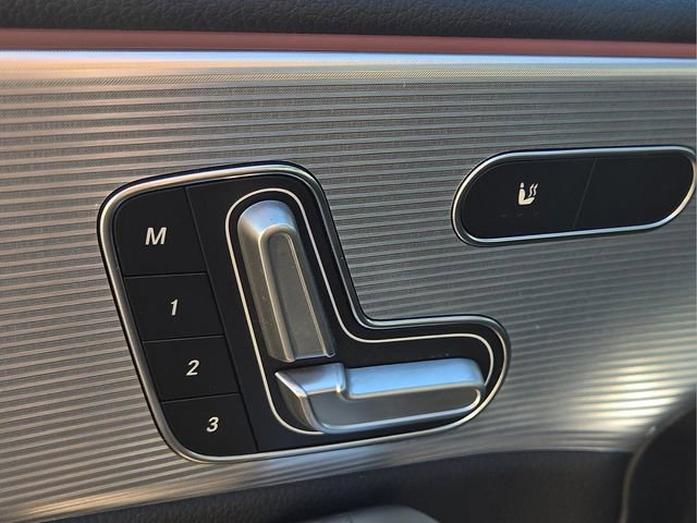 Used 2021 Mercedes-Benz CLA 250 image 21