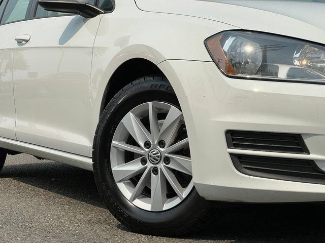 Used 2017 Volkswagen Golf S FWD image 2