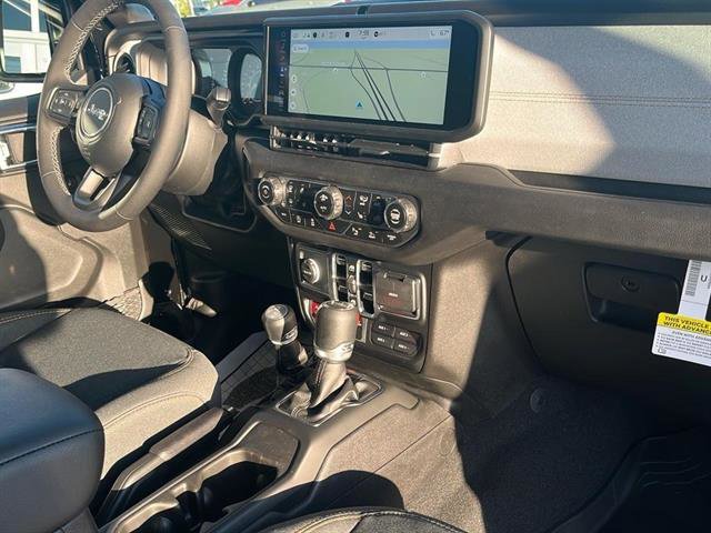 New 2025 Jeep Gladiator Willys image 15