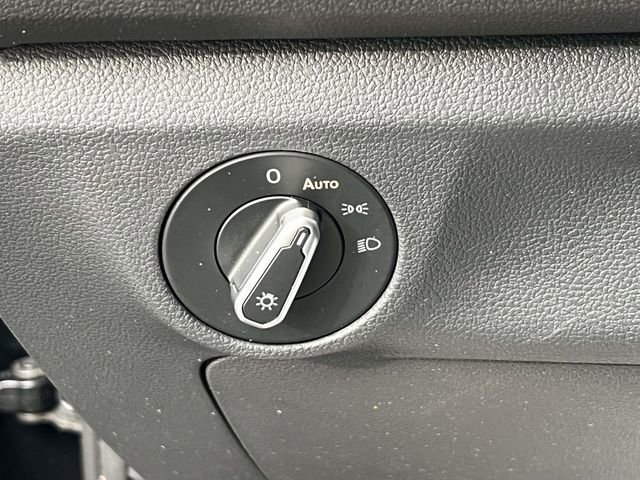 Certified 2023 Volkswagen Jetta SE w/ Panoramic Sunroof Package image 21