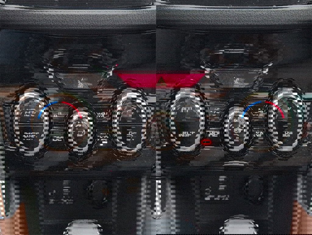 Used 2023 Subaru Forester Touring image 17