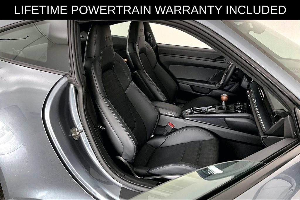 Used 2025 Porsche 911 Carrera T RWD image 9