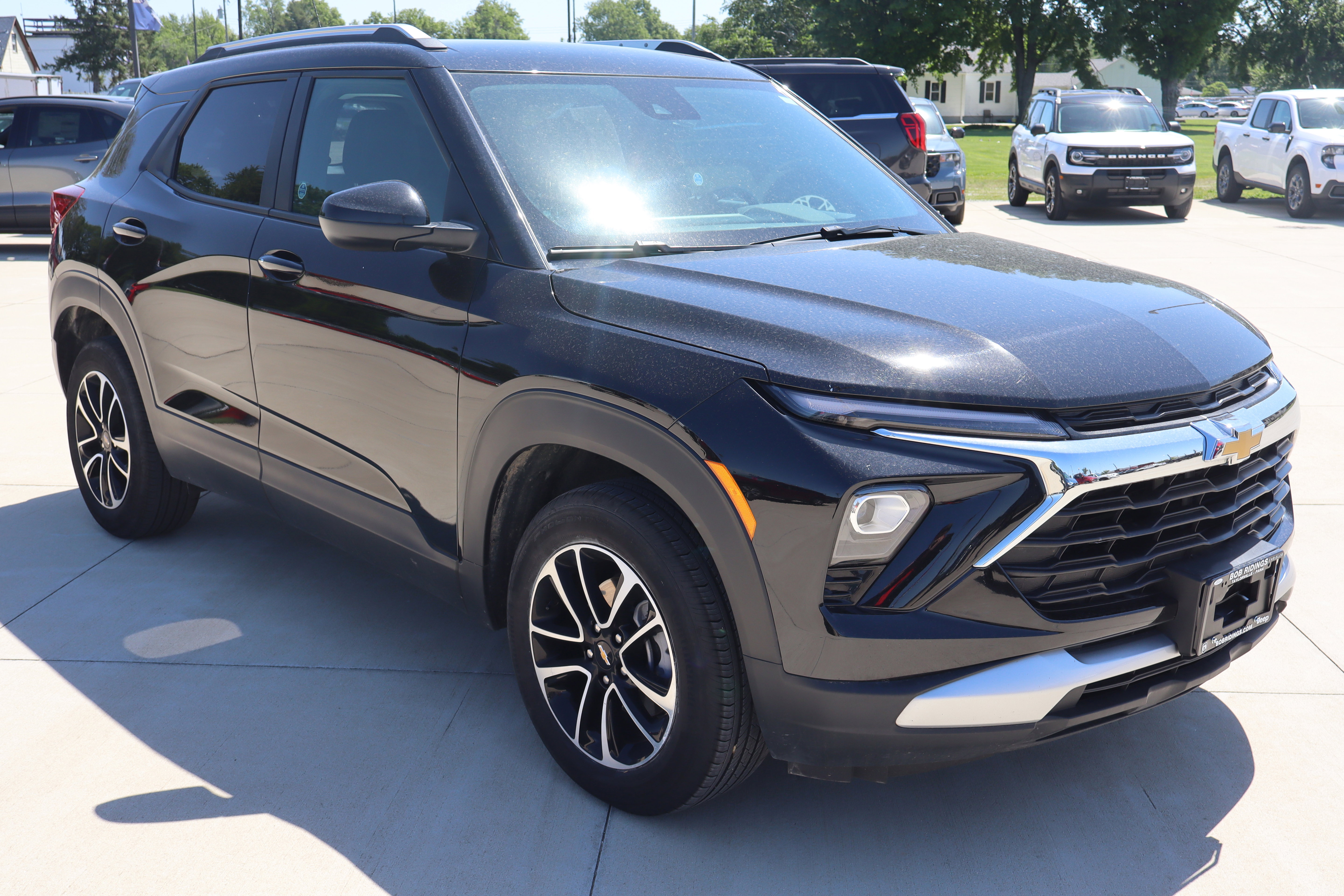 Used 2025 Chevrolet TrailBlazer LT AWD/4WD image 4