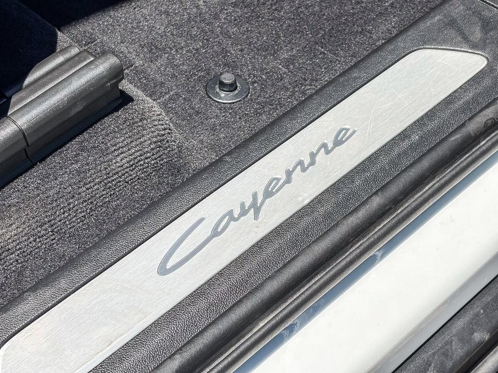 Used 2024 Porsche Cayenne AWD/4WD image 36