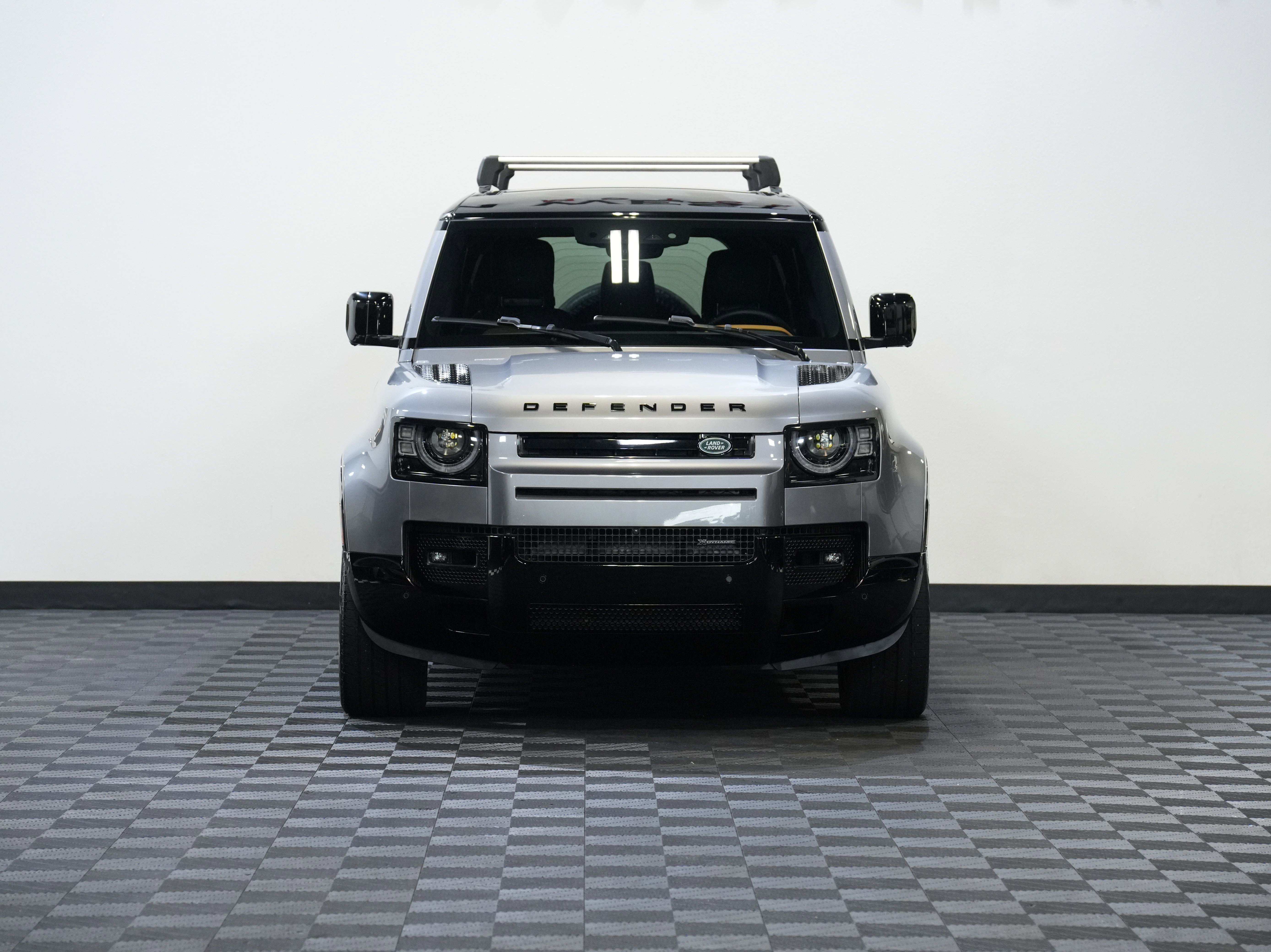 Used 2023 Land Rover Defender 130 X-Dynamic SE AWD/4WD image 4