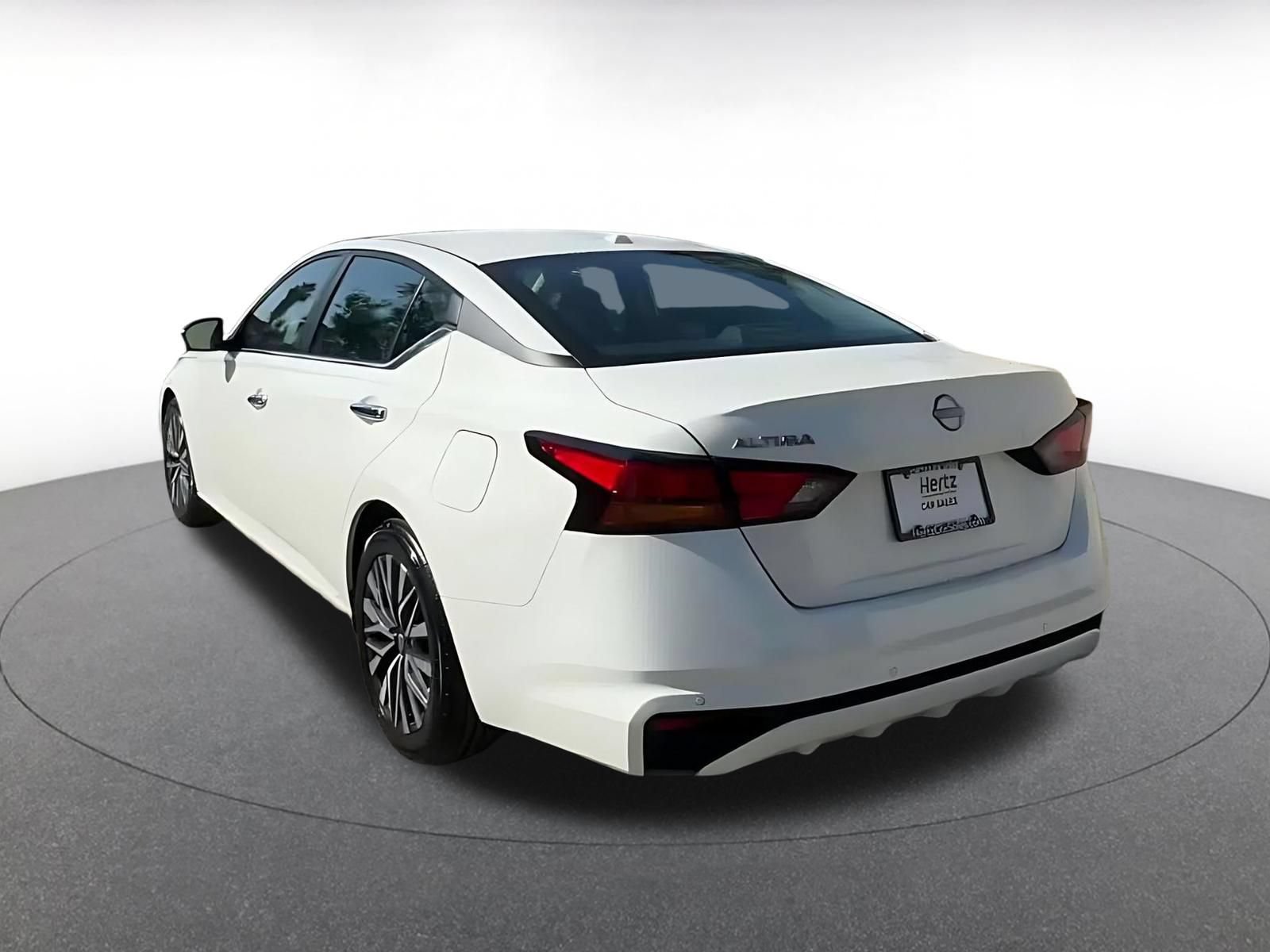 Used 2025 Nissan Altima 2.5 SV FWD image 10