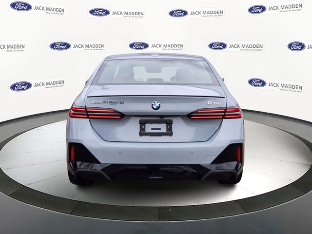 Used 2024 BMW 540i xDrive w/ Premium Package AWD/4WD image 4