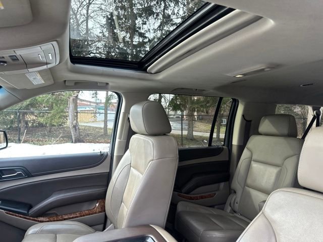 Used 2020 Chevrolet Suburban Premier AWD/4WD image 32