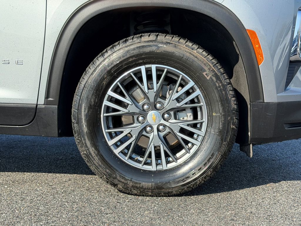 Used 2024 Chevrolet Traverse LT image 6