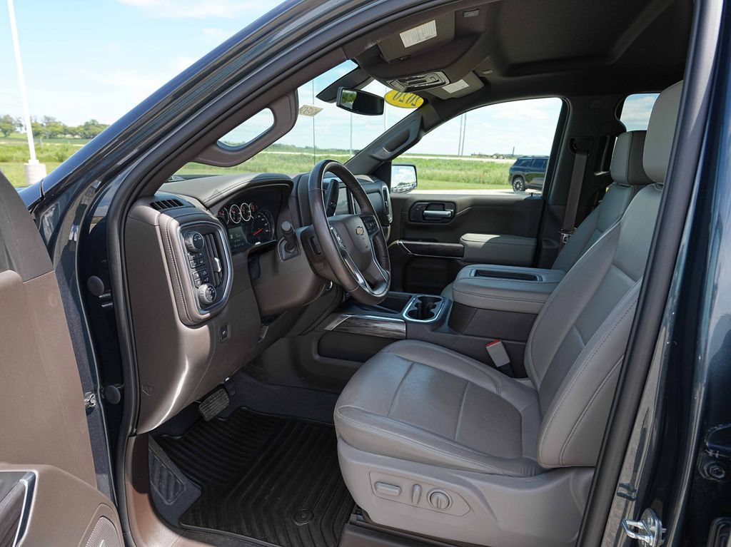 Used 2020 Chevrolet Silverado 1500 LTZ w/ LTZ Plus Package AWD/4WD image 17