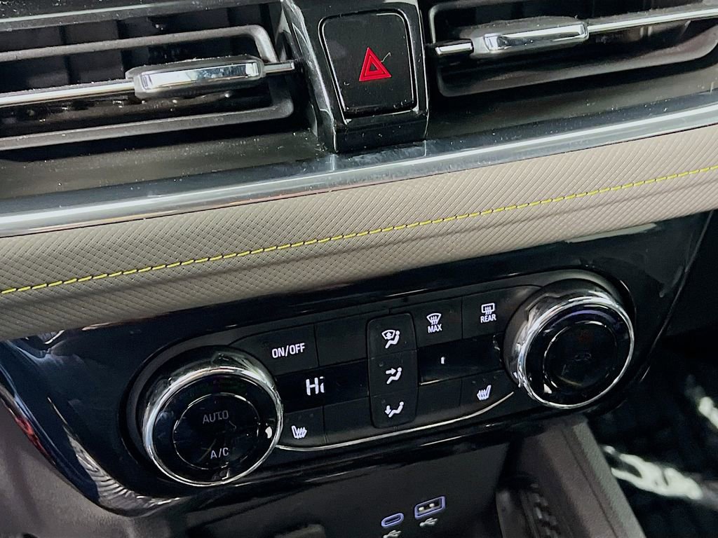 Used 2025 Chevrolet TrailBlazer ACTIV w/ Convenience Package image 13