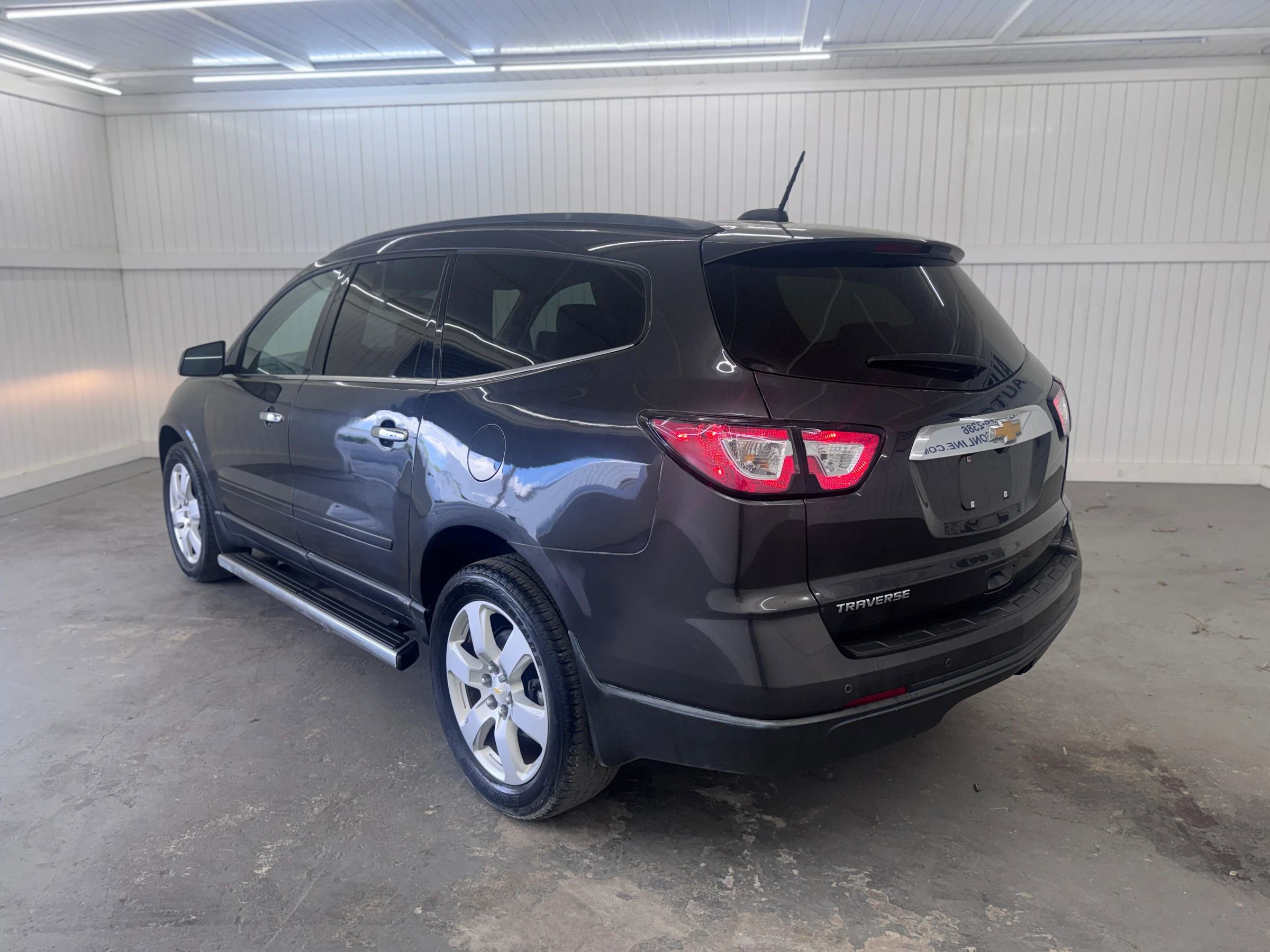 Used 2017 Chevrolet Traverse LT w/ Style and Technology Package image 7