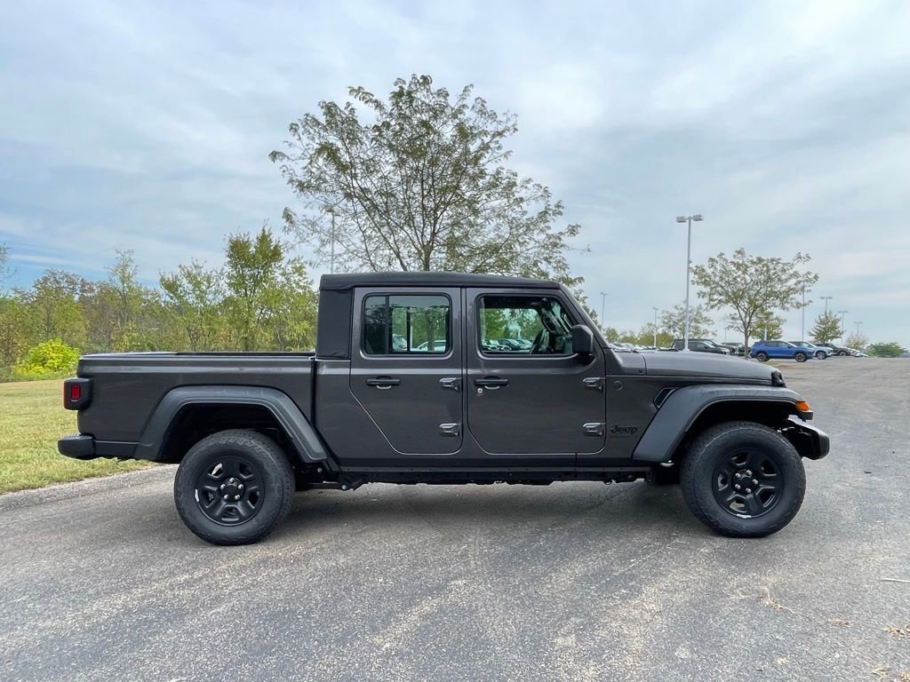 New 2025 Jeep Gladiator Sport AWD/4WD image 2