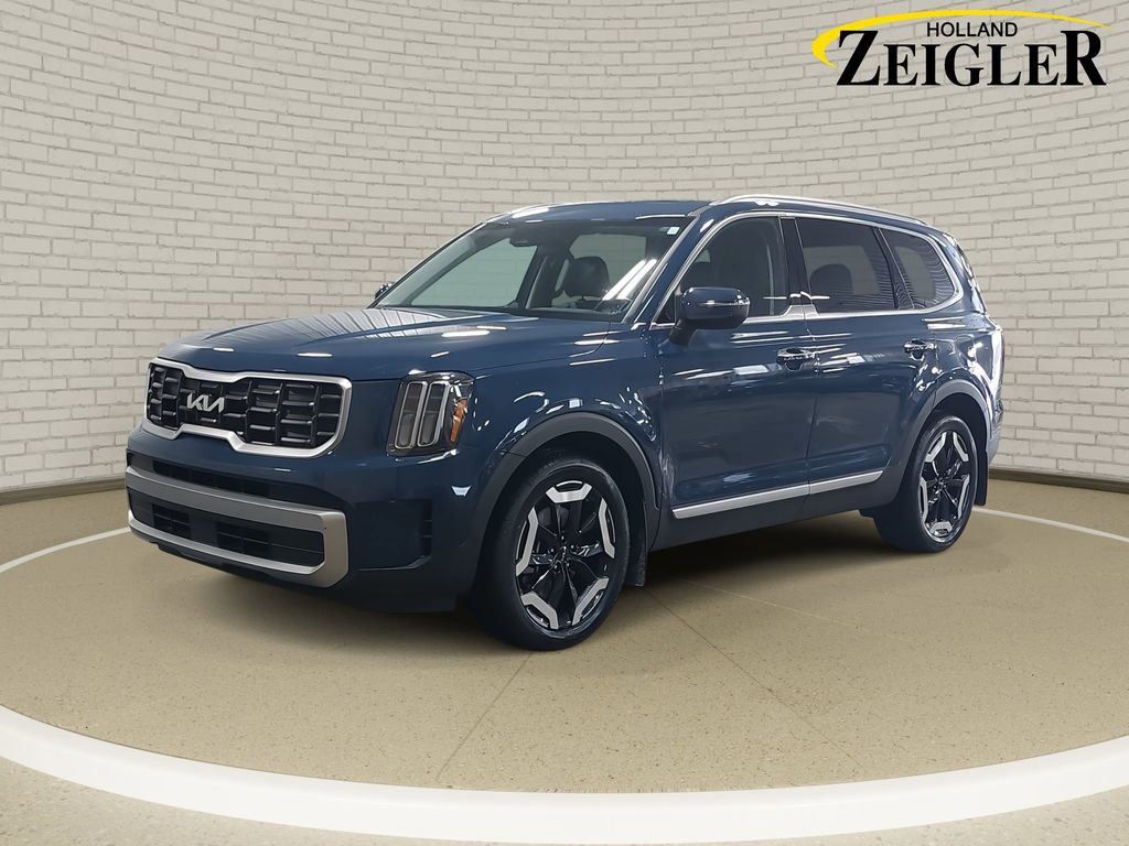Used 2023 Kia Telluride S w/ S Sunroof Package