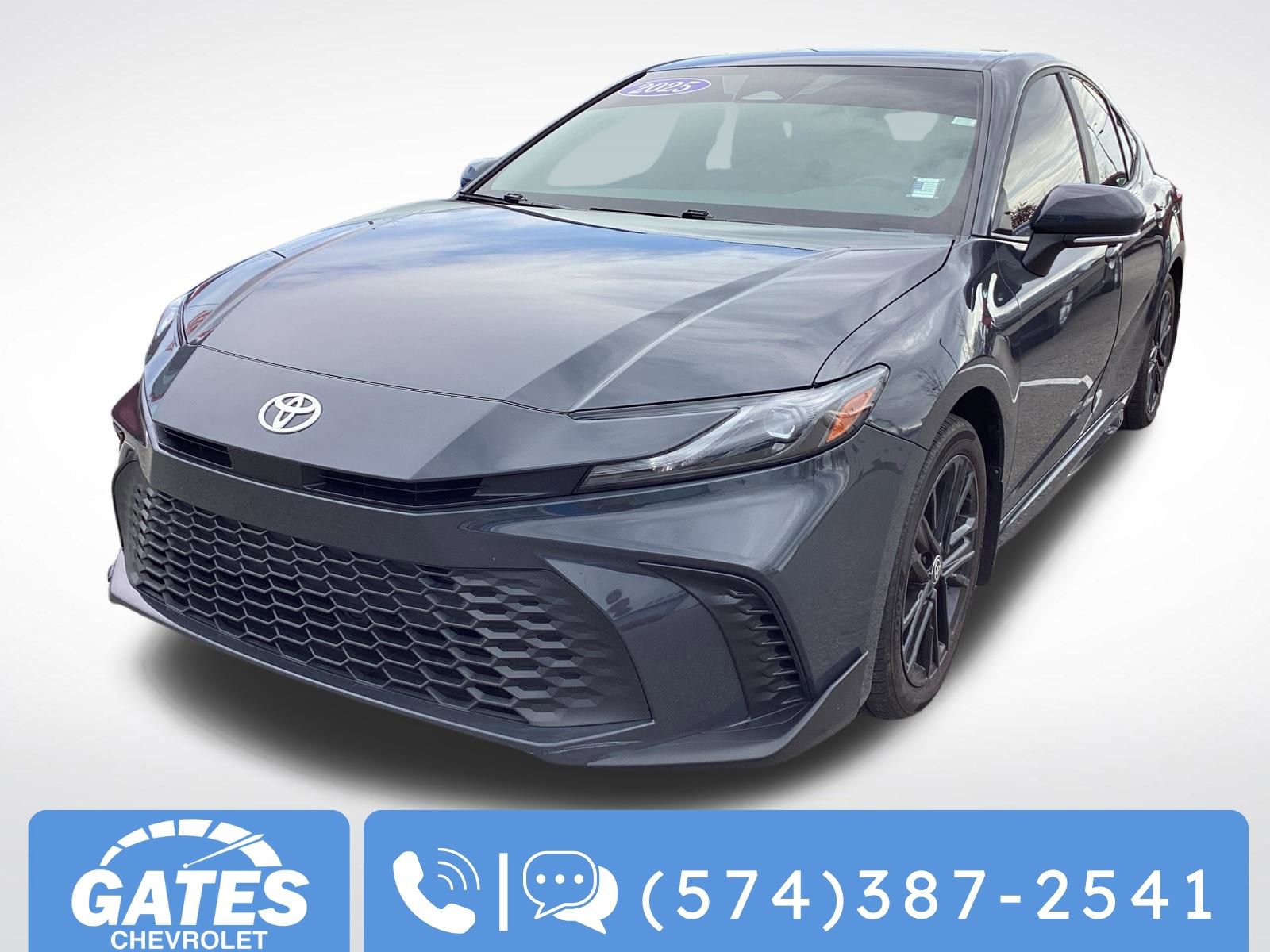 Used 2025 Toyota Camry SE AWD/4WD image 5