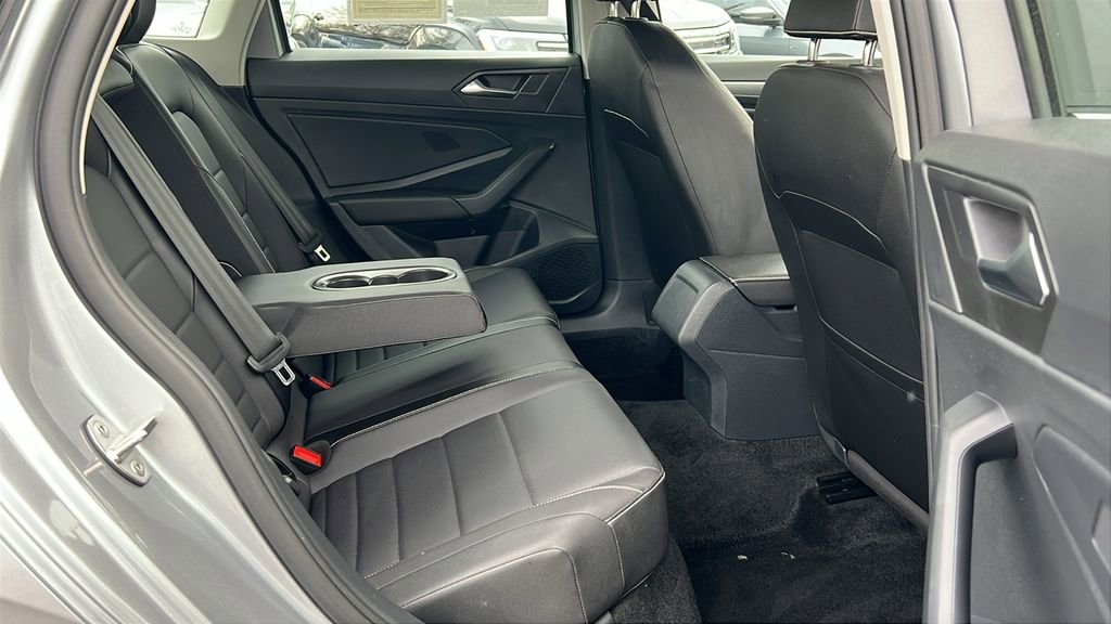 Certified 2024 Volkswagen Jetta SE image 13