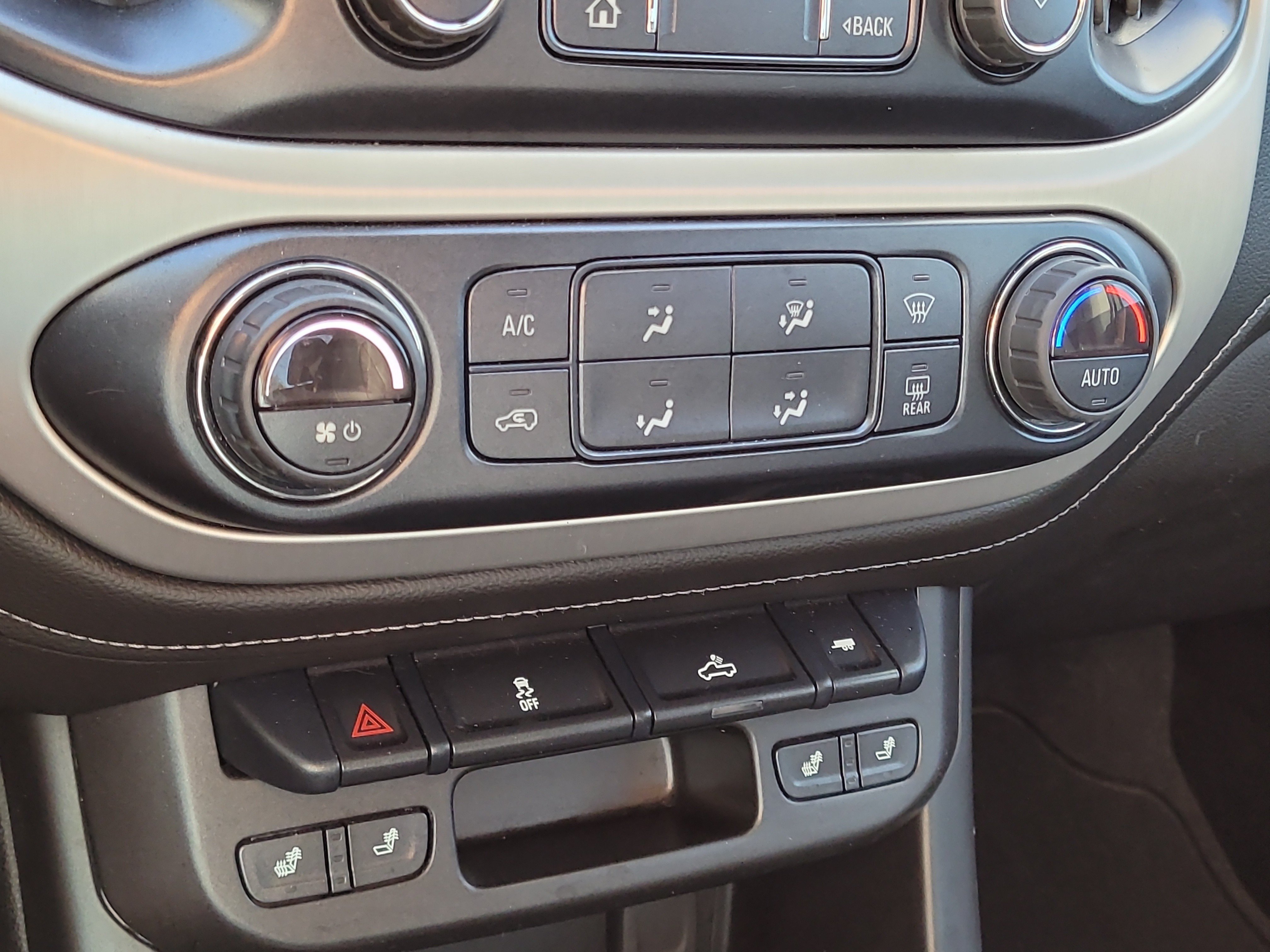 Used 2022 GMC Canyon Elevation w/ Elevation Premium Package AWD/4WD image 25
