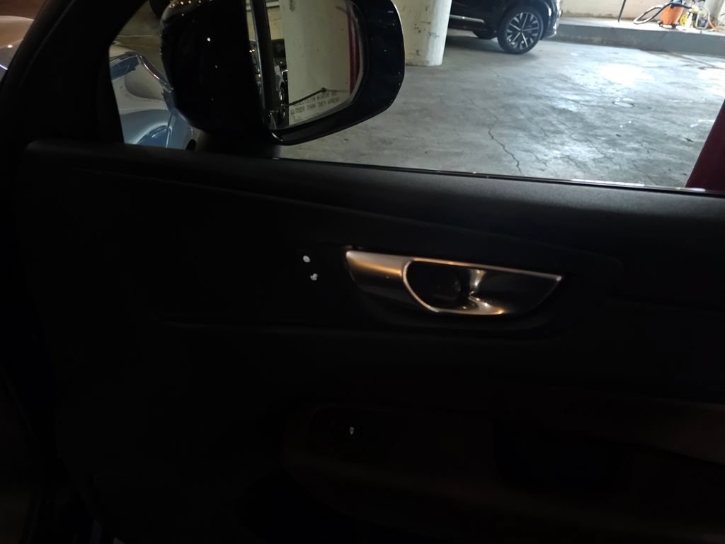 Certified 2024 Volvo XC60 B5 Plus w/ Climate Package AWD/4WD image 11