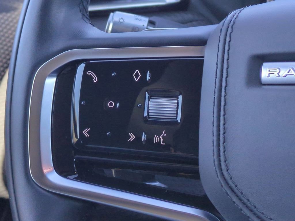 Used 2022 Land Rover Range Rover Velar R-Dynamic S image 27