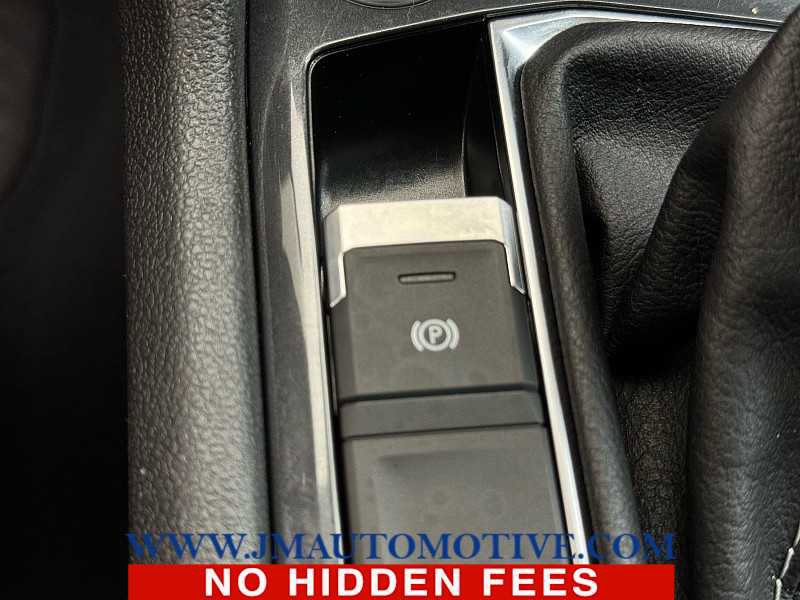 Used 2022 Volkswagen Tiguan SE image 34