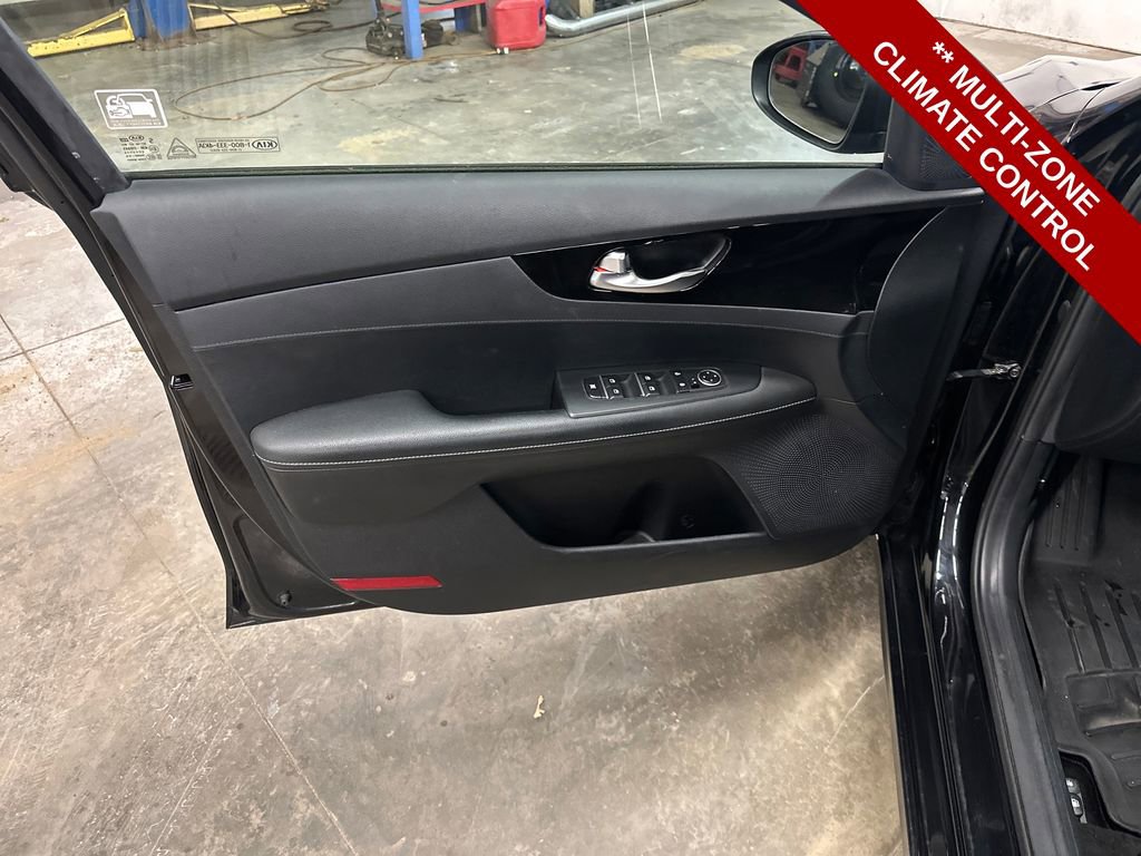 Used 2019 Kia Forte S w/ S Premium Package image 12