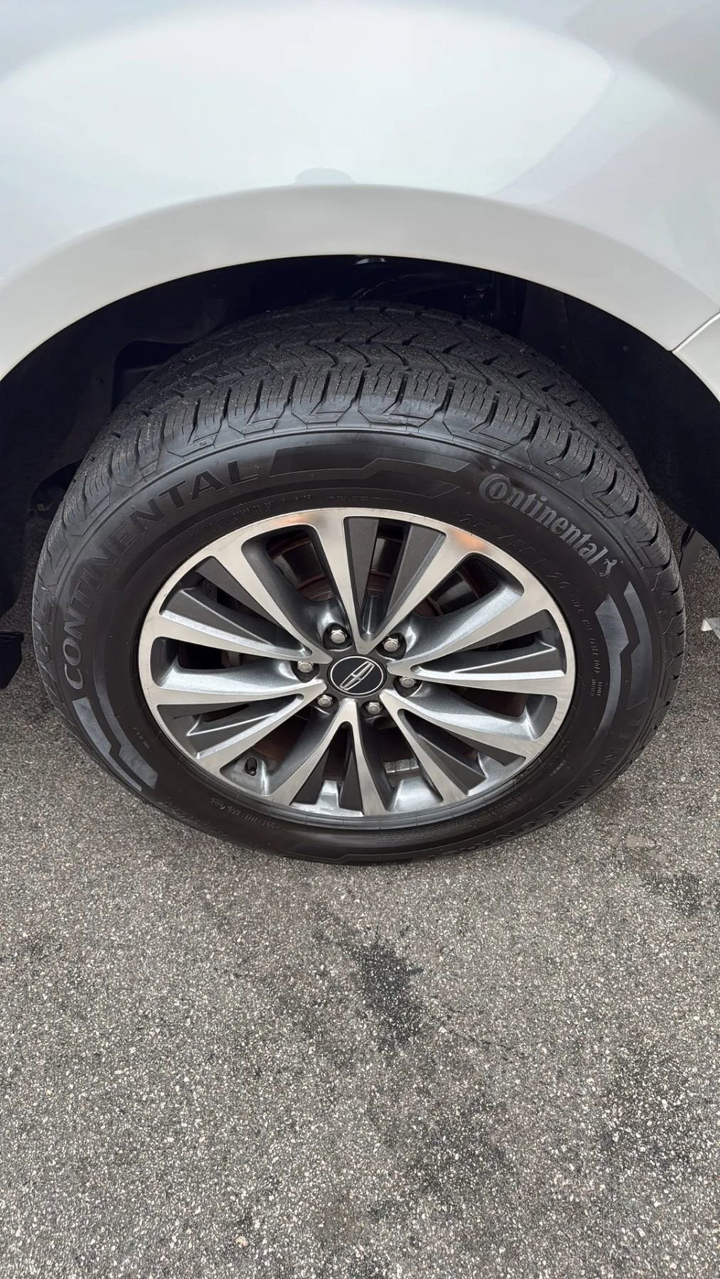 Used 2016 Lincoln Navigator Select image 13