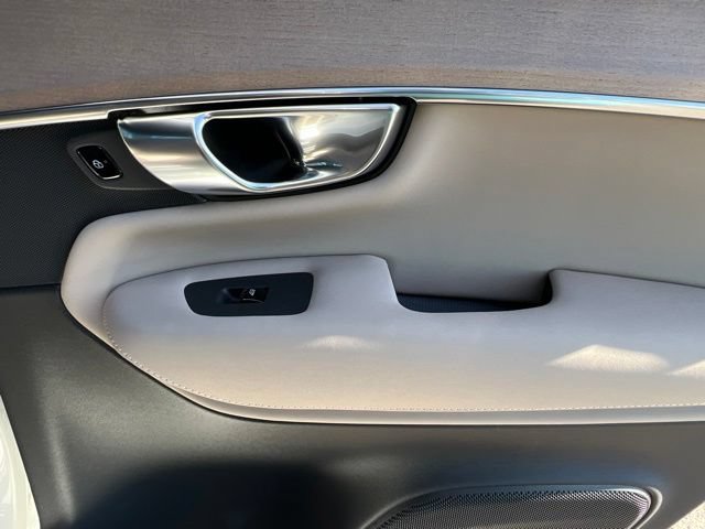 New 2026 Volvo XC90 T8 Plus w/ Protection Package AWD/4WD image 33