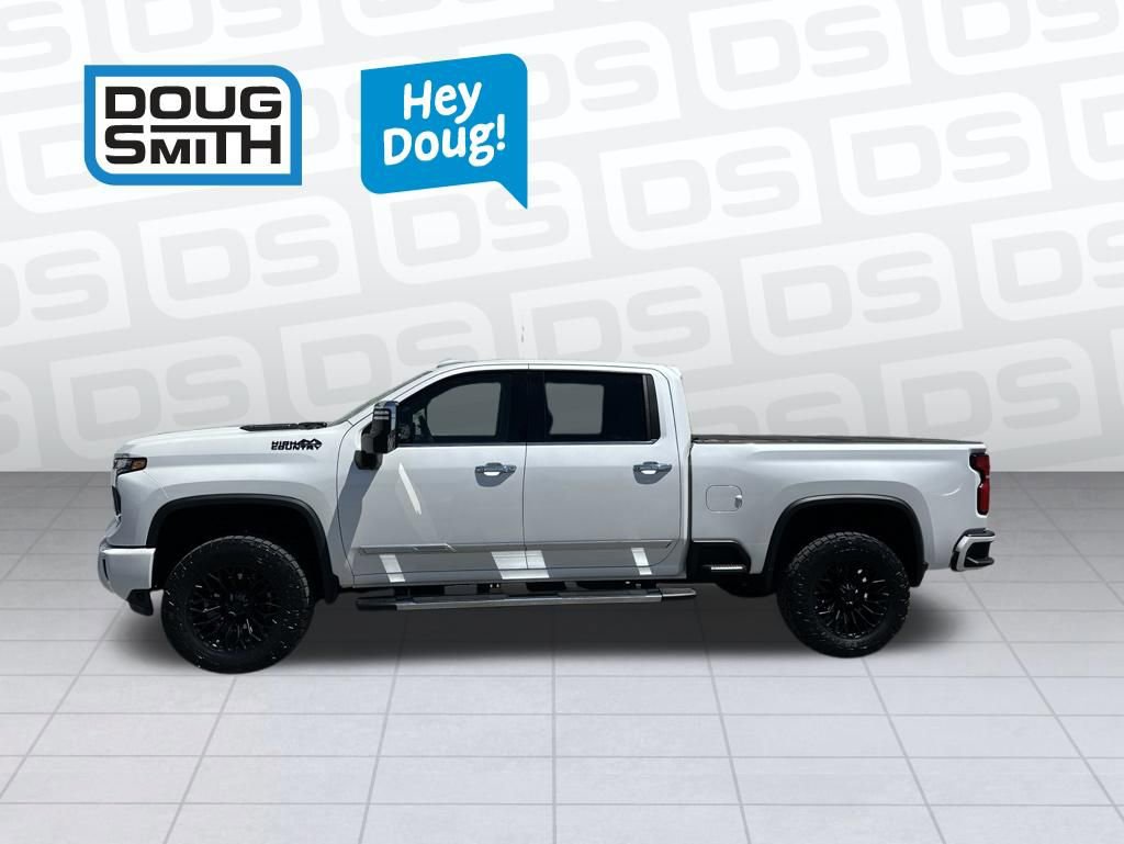 Used 2025 Chevrolet Silverado 2500 High Country w/ Technology Package AWD/4WD image 2