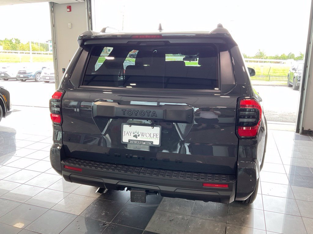 Certified 2025 Toyota 4Runner SR5 AWD/4WD image 5