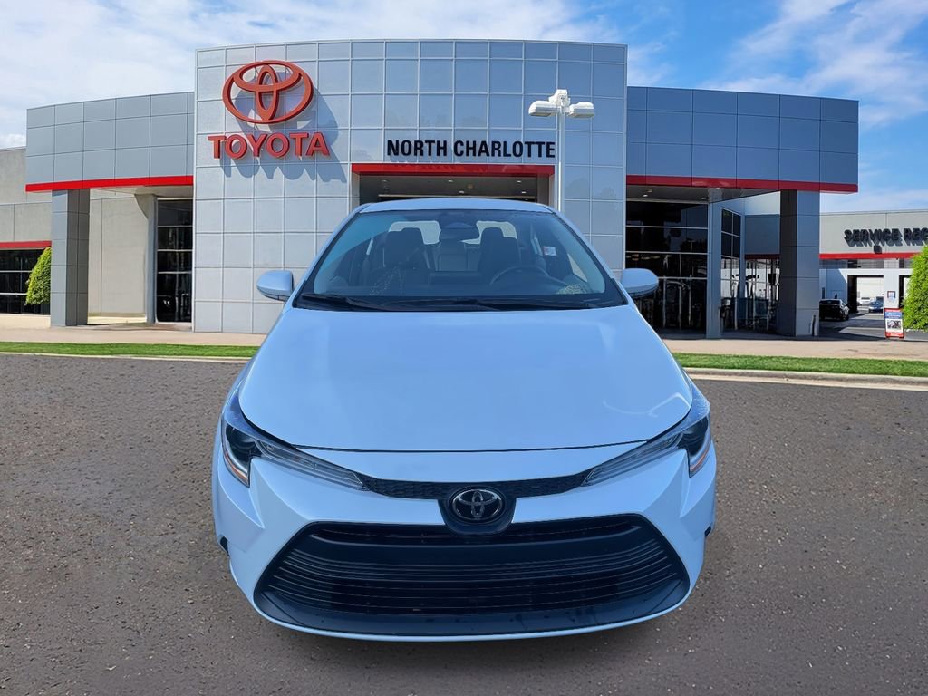Used 2025 Toyota Corolla LE image 4