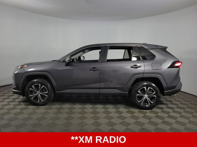 Used 2022 Toyota RAV4 LE FWD image 5